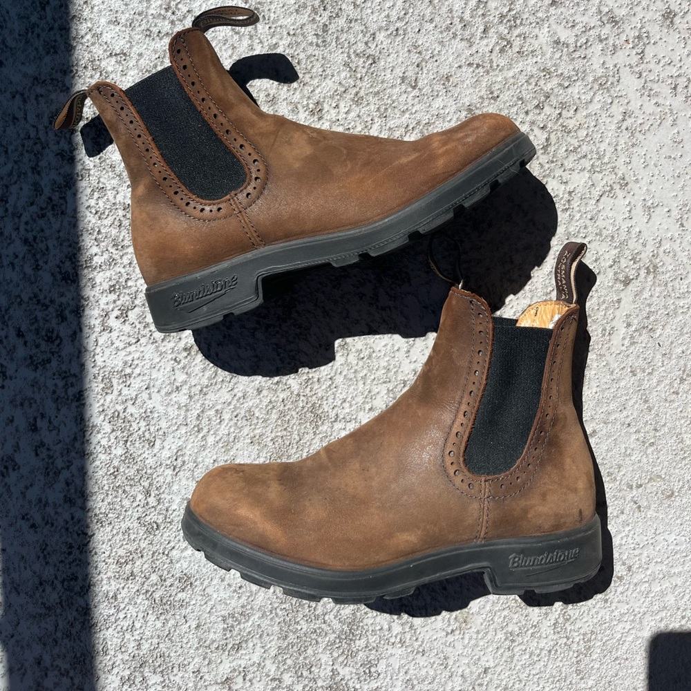 High-top Antique Brown Blundstones